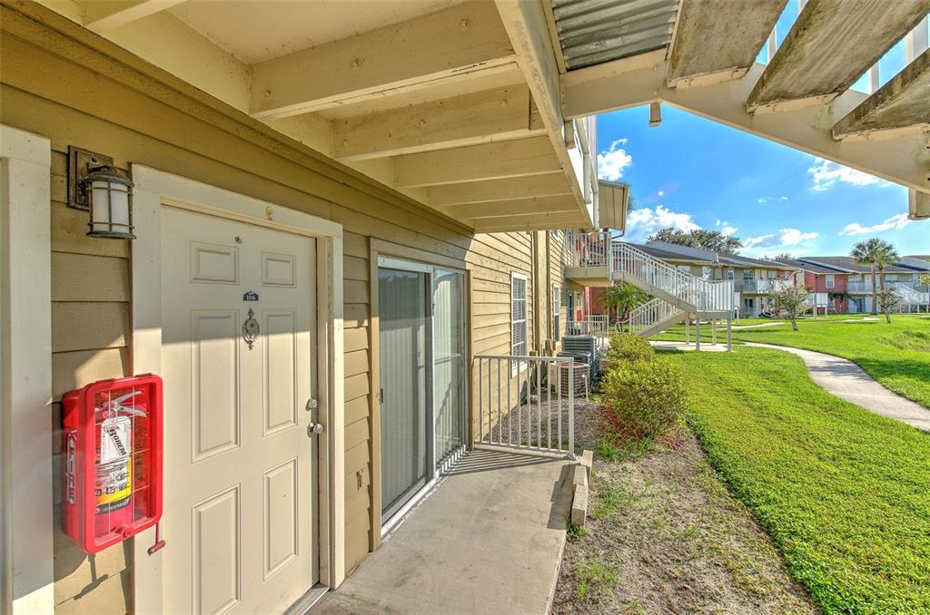 308 Lake Parsons Green, Unit 106 Brandon, FL 33511 - Photo 3 of 26