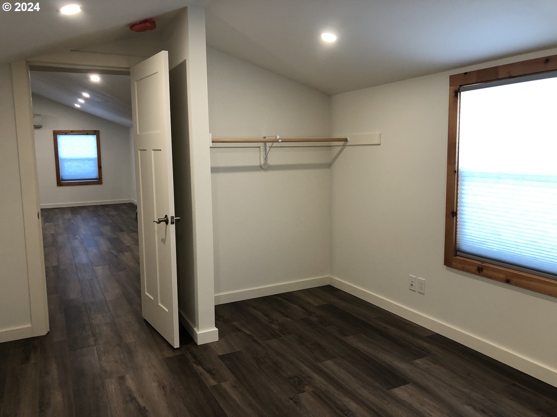 345 South 38th Street Springfield, OR 97478 - Photo 9 of 10