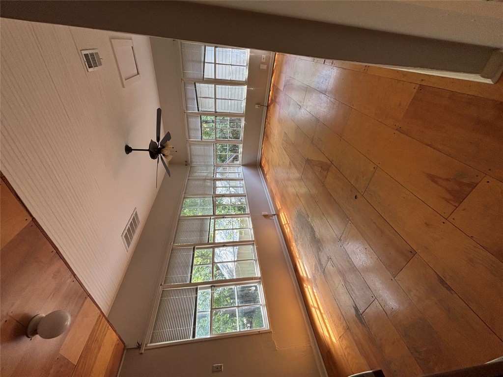 317 West 35th Street, Unit B Austin, TX 78705 - Photo 4 of 9 a view of an empty room with a window