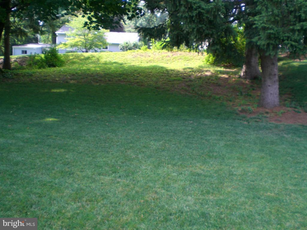 70 Quaker Hills Road Lancaster, PA 17603 - Photo 13 of 13 Gallery Image 13