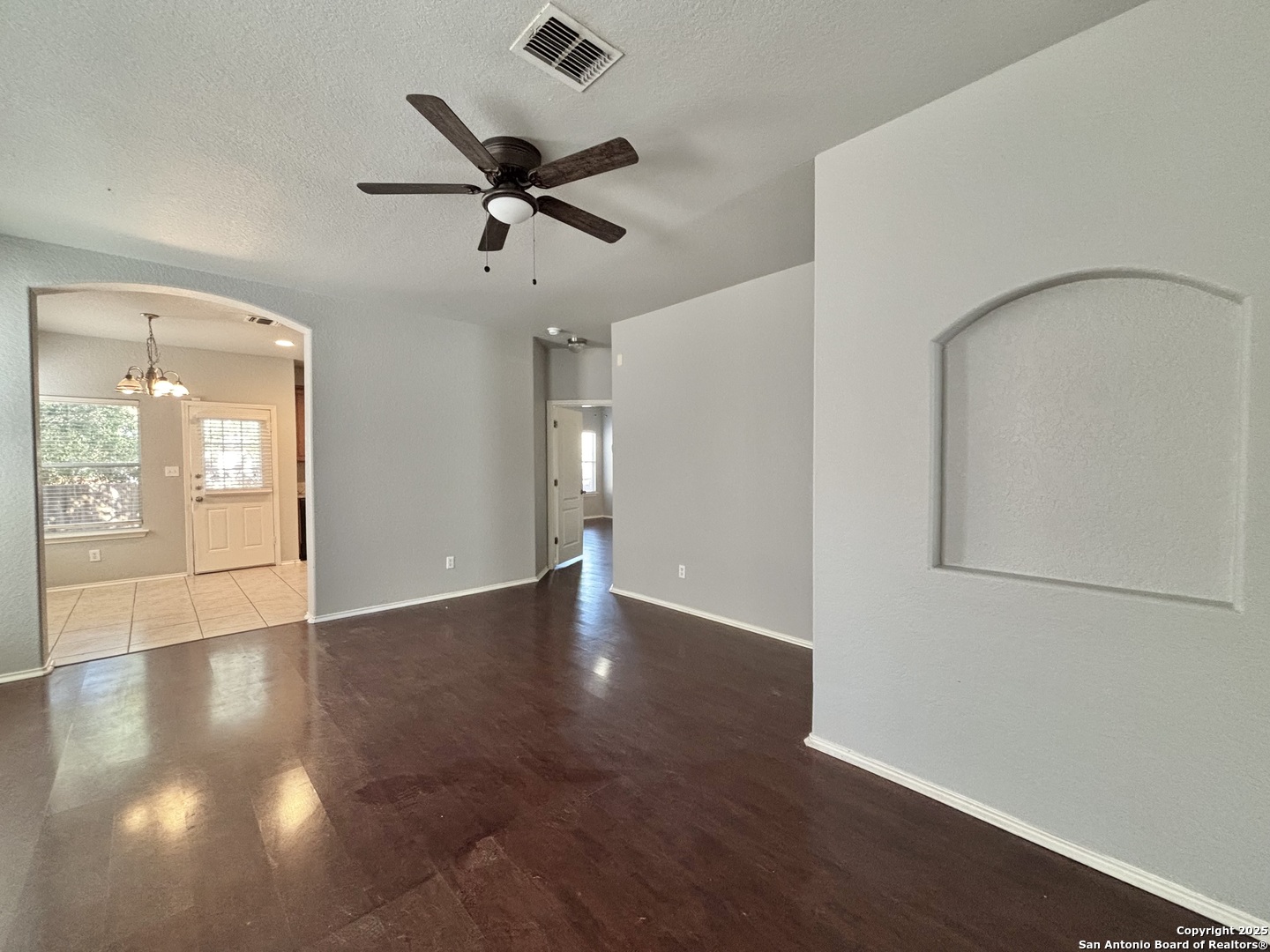 6631 Hartnet Converse, TX 78109 - Photo 2 of 15