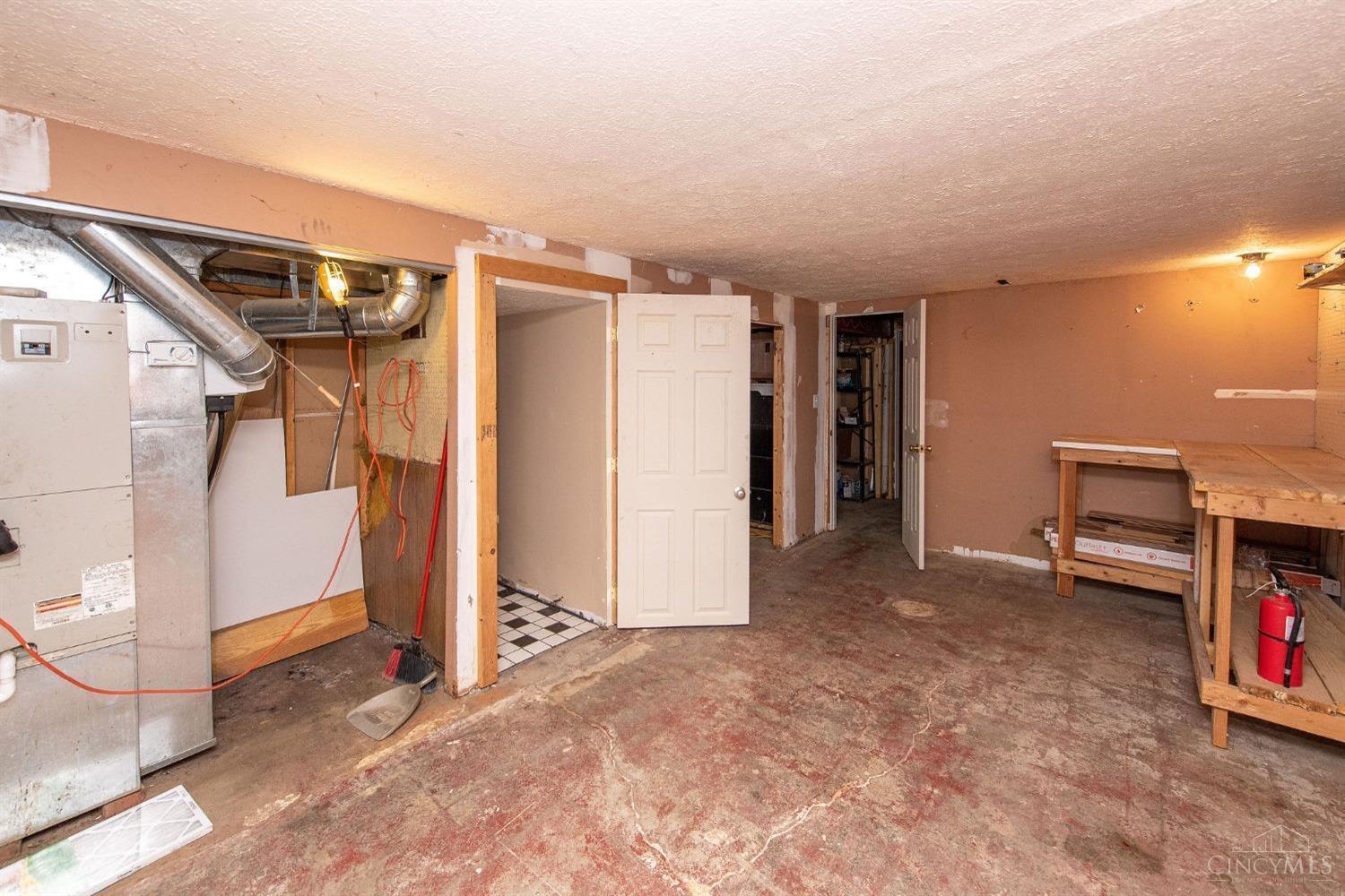 6870 Mullen Road Cincinnati, OH 45247 - Photo 41 of 46