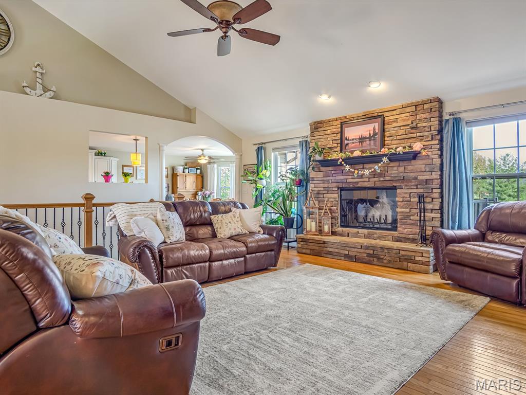 1008 West Fallen Lake Drive Waterloo, IL 62298 - Photo 11 of 56