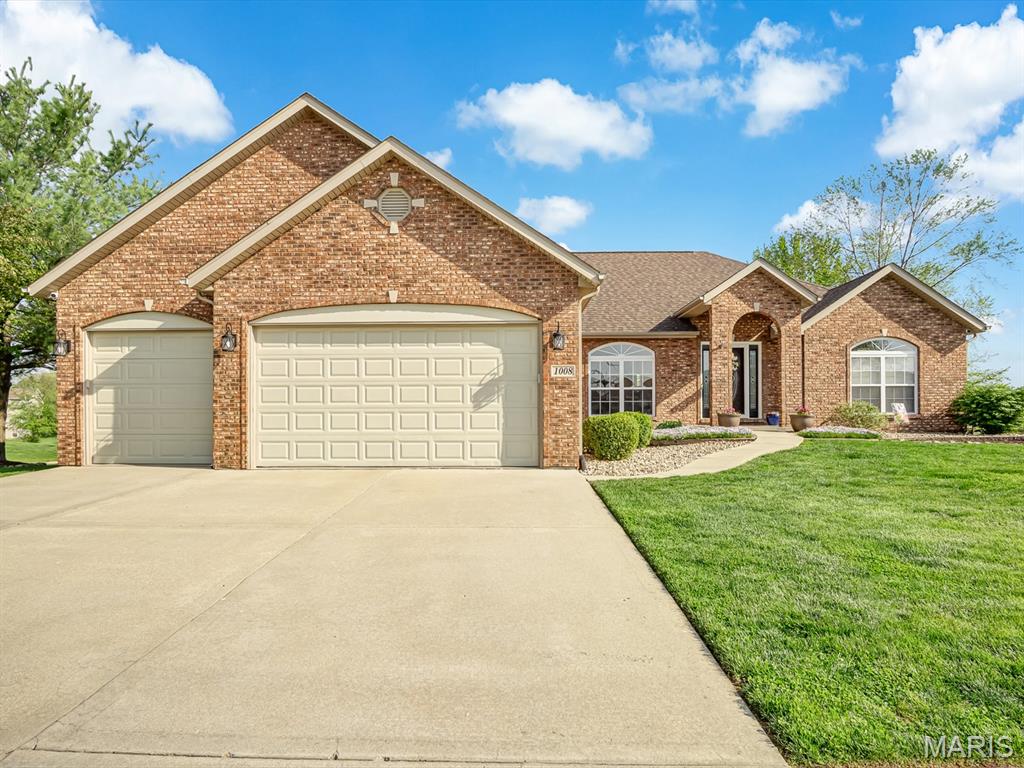 1008 West Fallen Lake Drive Waterloo, IL 62298 - Photo 2 of 56
