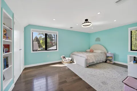 $2,498,000 | 2 Sherwood Lane, Roslyn Heights, NY 11577