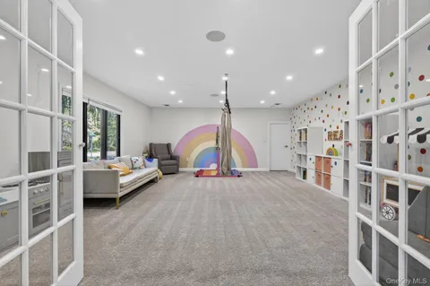 $2,498,000 | 2 Sherwood Lane, Roslyn Heights, NY 11577