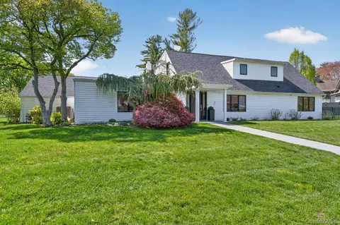 $2,498,000 | 2 Sherwood Lane, Roslyn Heights, NY 11577