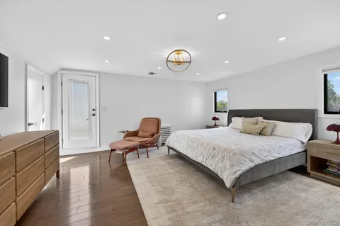 $2,498,000 | 2 Sherwood Lane, Roslyn Heights, NY 11577