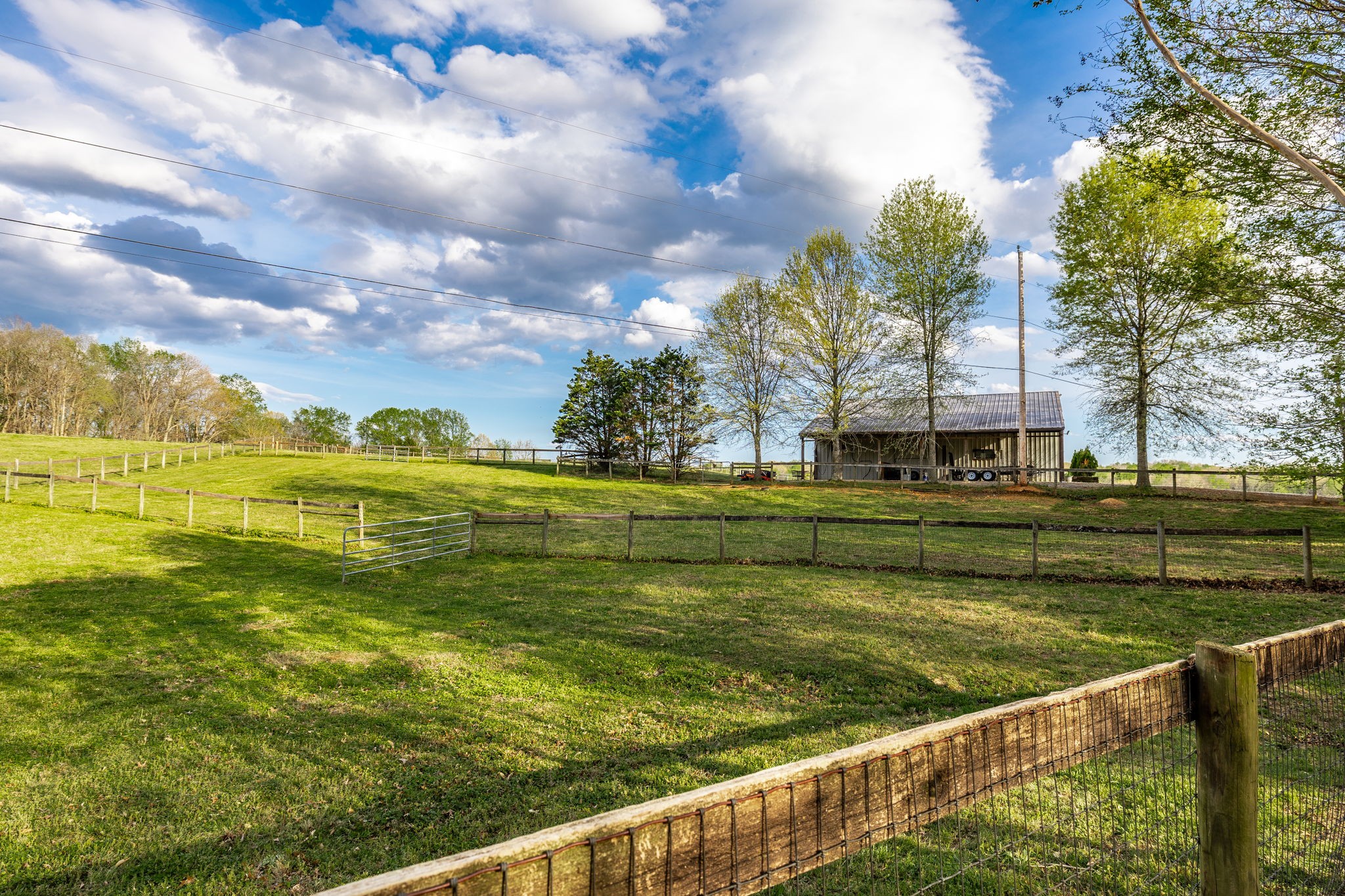 1075 Fannie Nicholson Road Chapmansboro, TN 37035 - Photo 38 of 100 a view of an ocean from a balcony