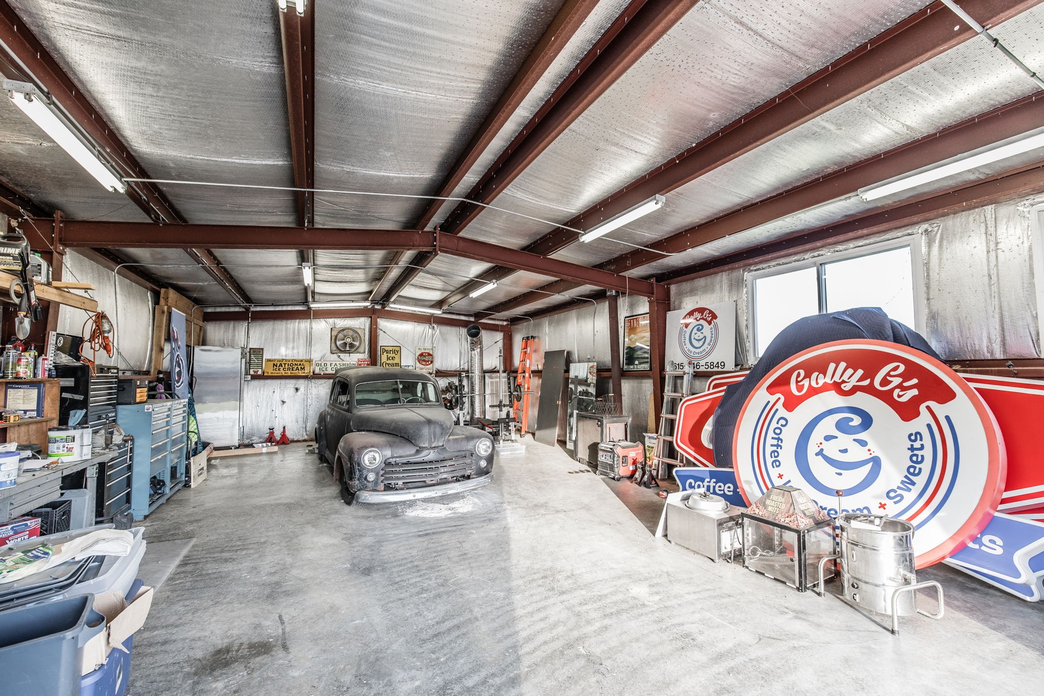 1075 Fannie Nicholson Road Chapmansboro, TN 37035 - Photo 59 of 100 a view of garage with furniture