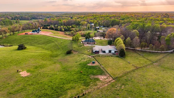 $1,150,000 | 1075 Fannie Nicholson Road, Chapmansboro, TN 37035