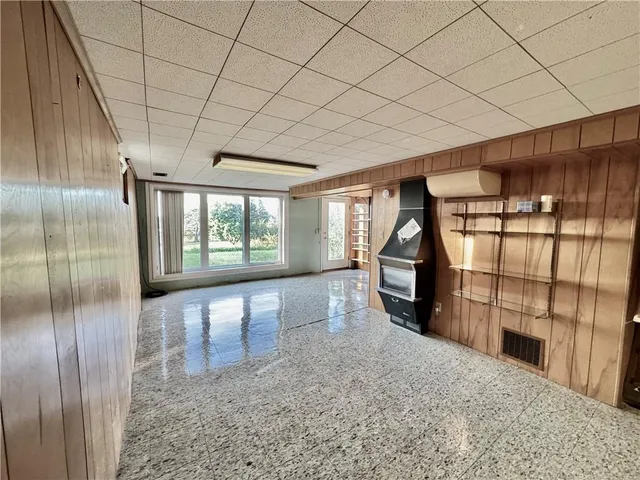 $174,000 | 1228 West Crestview Drive, Maryville, MO 64468