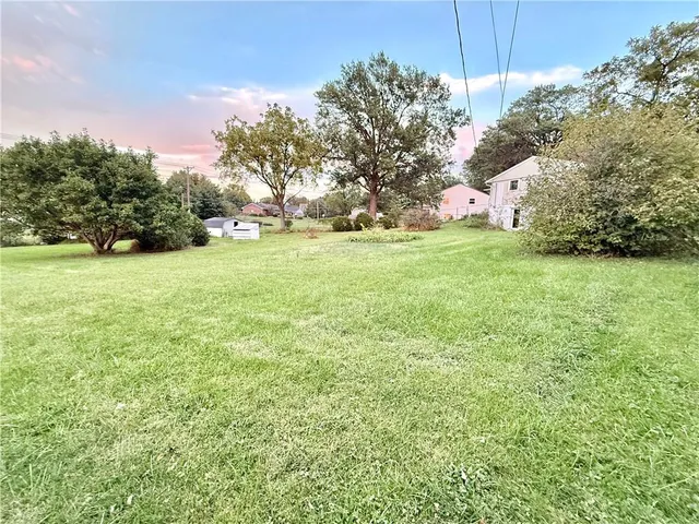 $174,000 | 1228 West Crestview Drive, Maryville, MO 64468