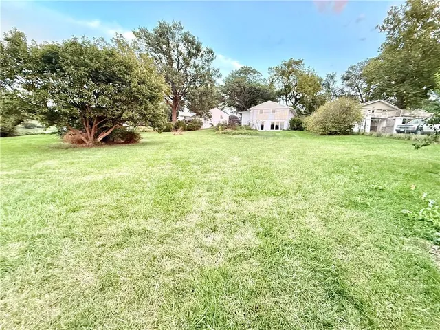 $174,000 | 1228 West Crestview Drive, Maryville, MO 64468