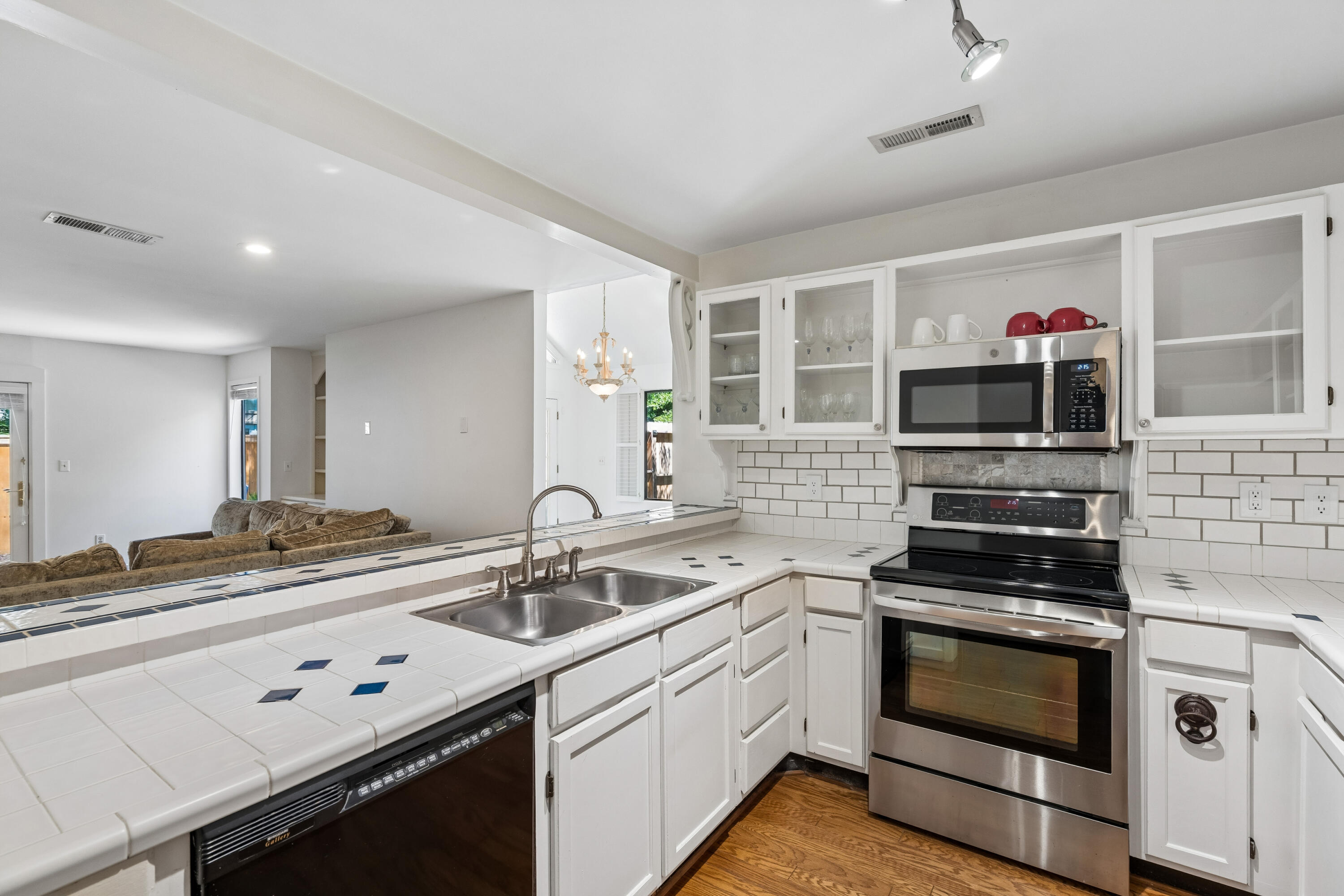 307 Mallard Court Mount Pleasant, SC 29464 - Photo 10 of 42 307MallardCt-KeenEyeMarketing-016