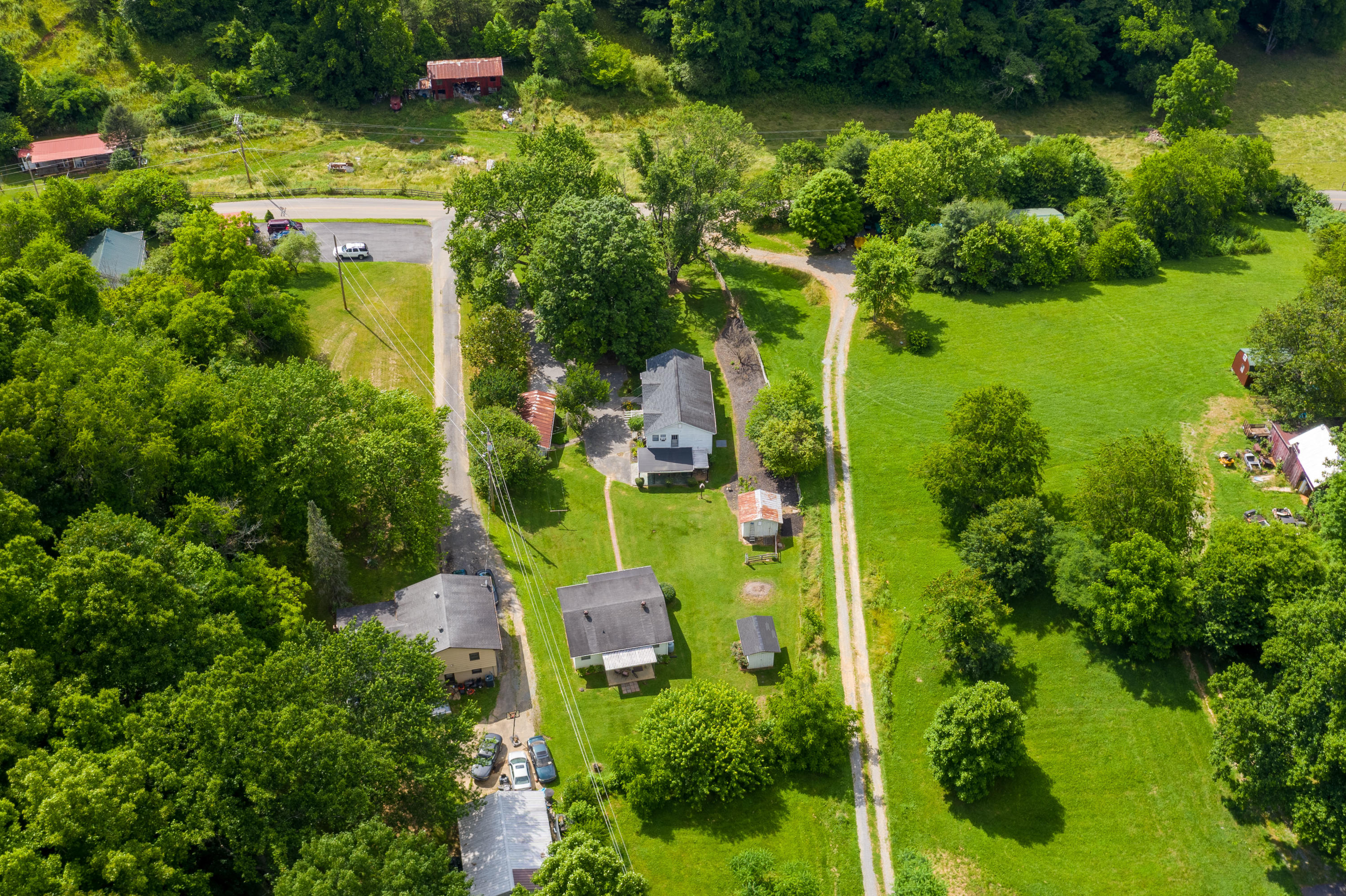 327 Coal Chute Road Elizabethton, TN 37643 - Photo 57 of 66 327 Coal Chute Rd (11 of 73)