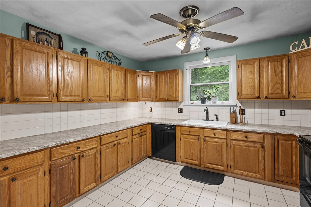 14 Jackson Schoolhouse Road Glocester, RI 02814 - Photo 8 of 31 Gallery Image 8