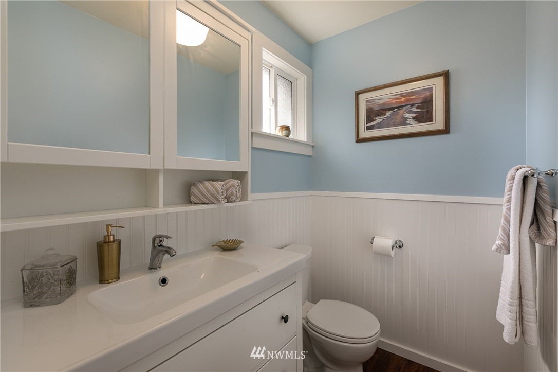3740 Southwest 100th Street Seattle, WA 98146 - Photo 11 of 20 Gallery Image 11