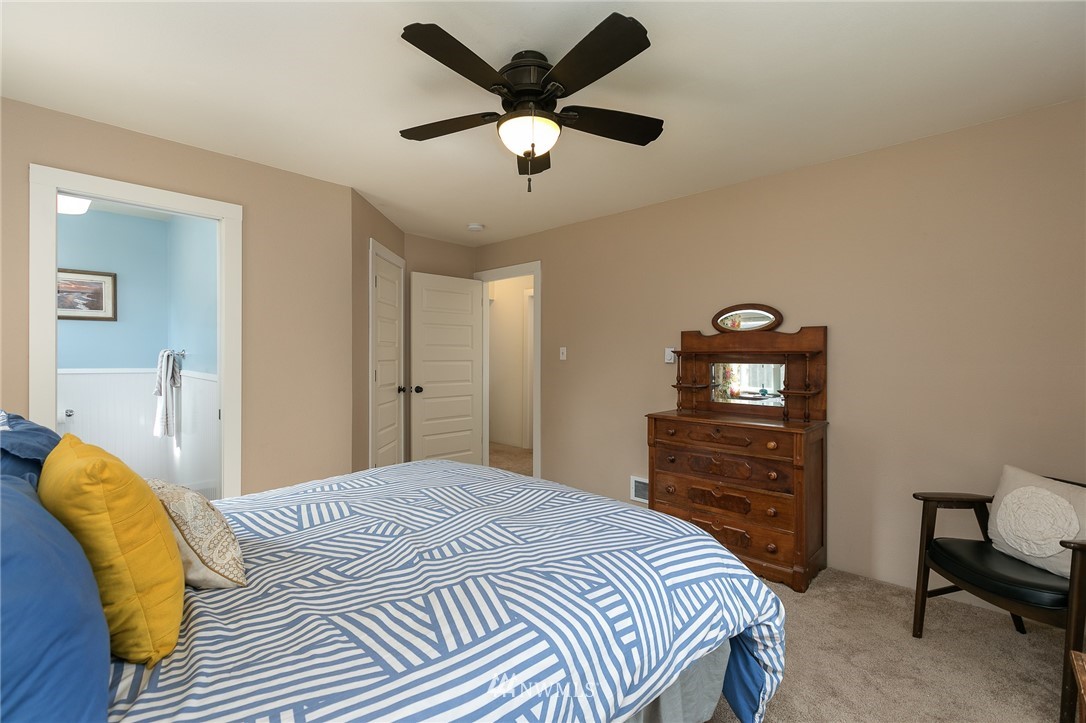 3740 Southwest 100th Street Seattle, WA 98146 - Photo 10 of 20 Gallery Image 10