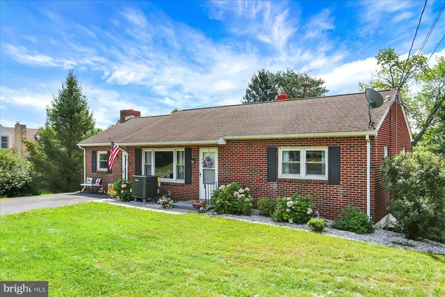 front view of house with a yard