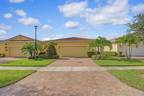 $2,800 | 21026 Southwest Modena Way, Port St. Lucie, FL 34986