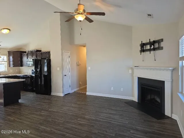 $1,725 | 438 McCall Drive, Jacksonville, NC 28540