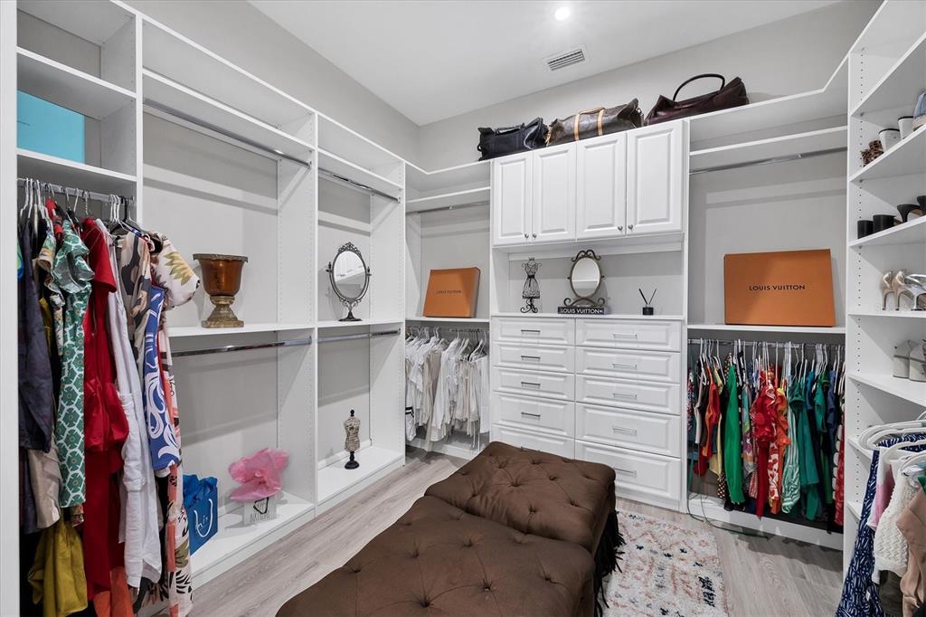 4735 Cassio Court Bradenton, FL 34211 - Photo 20 of 100 a walk in closet