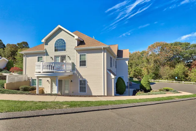 $289,500 | 211 Pine Hill Boulevard, Unit 211, Plymouth, CT 06782