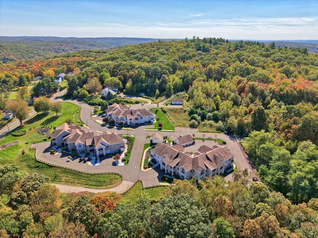 $289,500 | 211 Pine Hill Boulevard, Unit 211, Plymouth, CT 06782