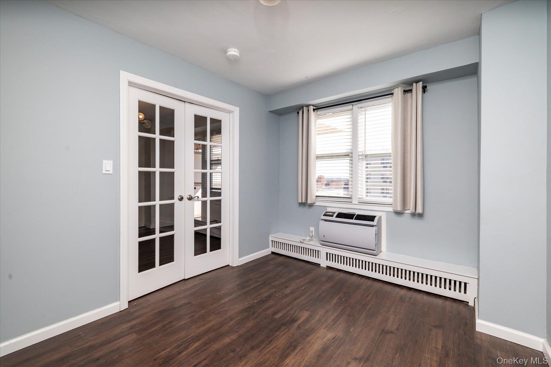 430 Shore Road, Unit 8H Long Beach, NY 11561 - Photo 22 of 43 second bedroom or home office
