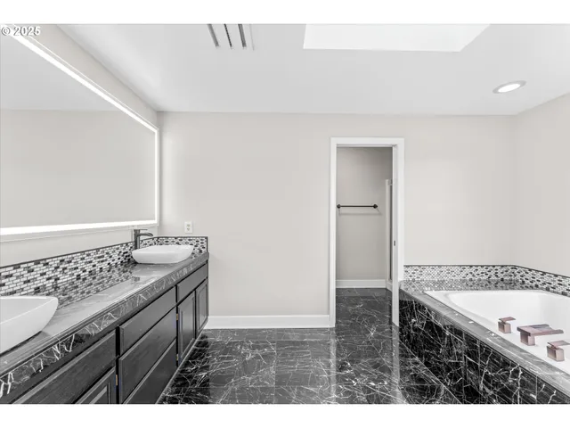 $1,500,000 | 2607 Southwest Pleasant View Drive, Gresham, OR 97080