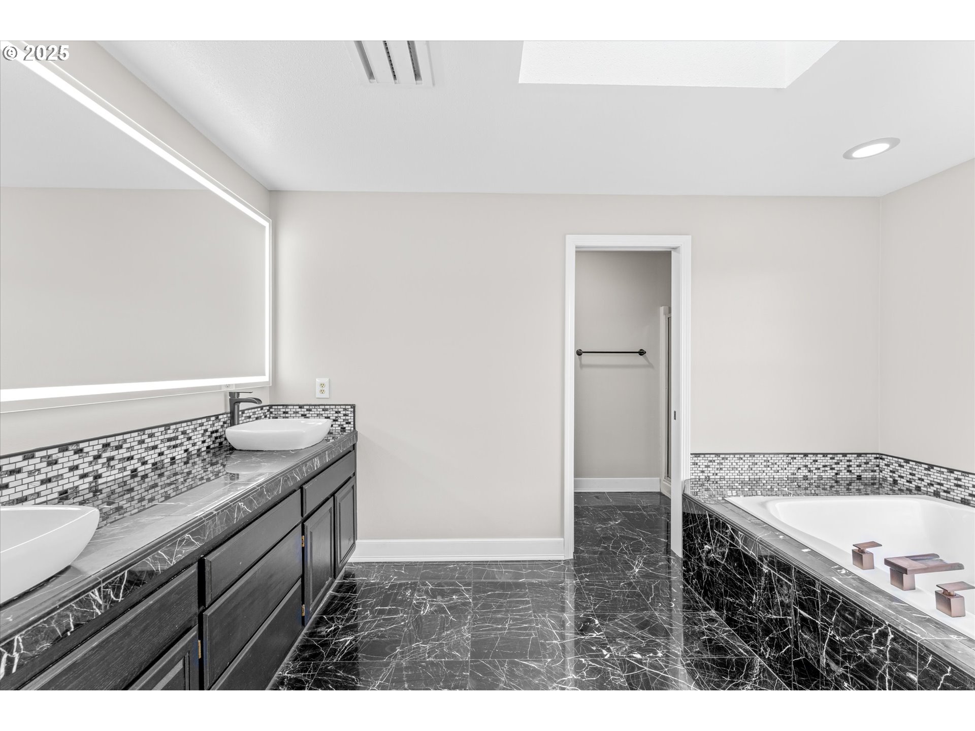 2607 Southwest Pleasant View Drive Gresham, OR 97080 - Photo 26 of 48