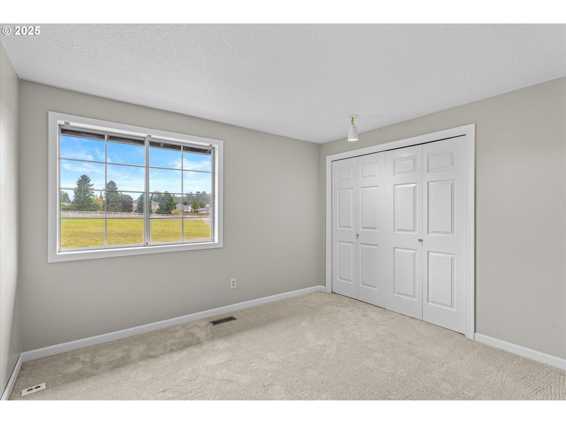 2607 Southwest Pleasant View Drive Gresham, OR 97080 - Photo 31 of 48