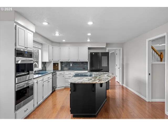 $1,500,000 | 2607 Southwest Pleasant View Drive, Gresham, OR 97080