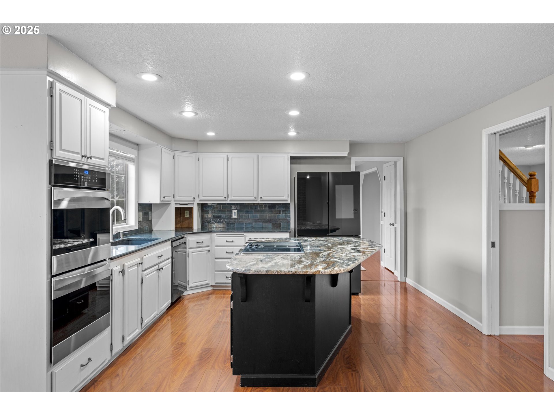 2607 Southwest Pleasant View Drive Gresham, OR 97080 - Photo 9 of 48