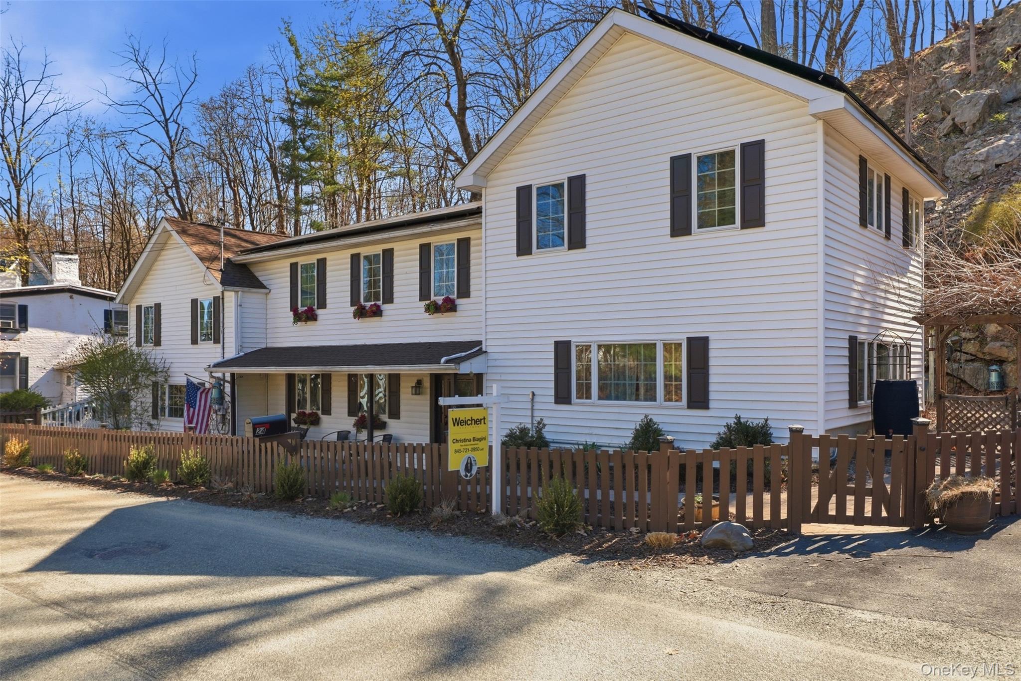 24 Mountain Road Cornwall-on-Hudson, NY 12520 - Photo 2 of 24
