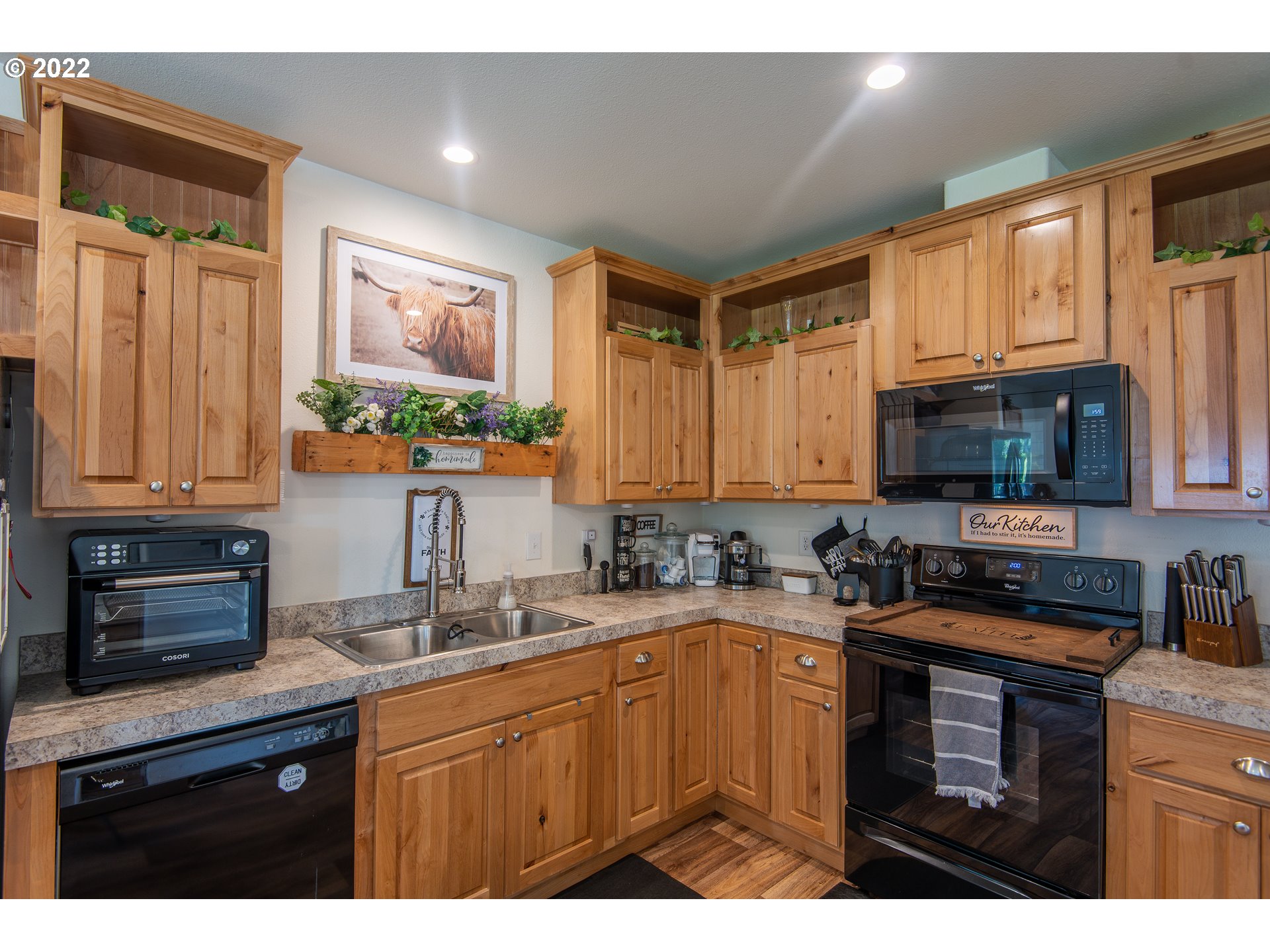 64387 Welch Road Coos Bay, OR 97420 - Photo 10 of 30 Gallery Image 10