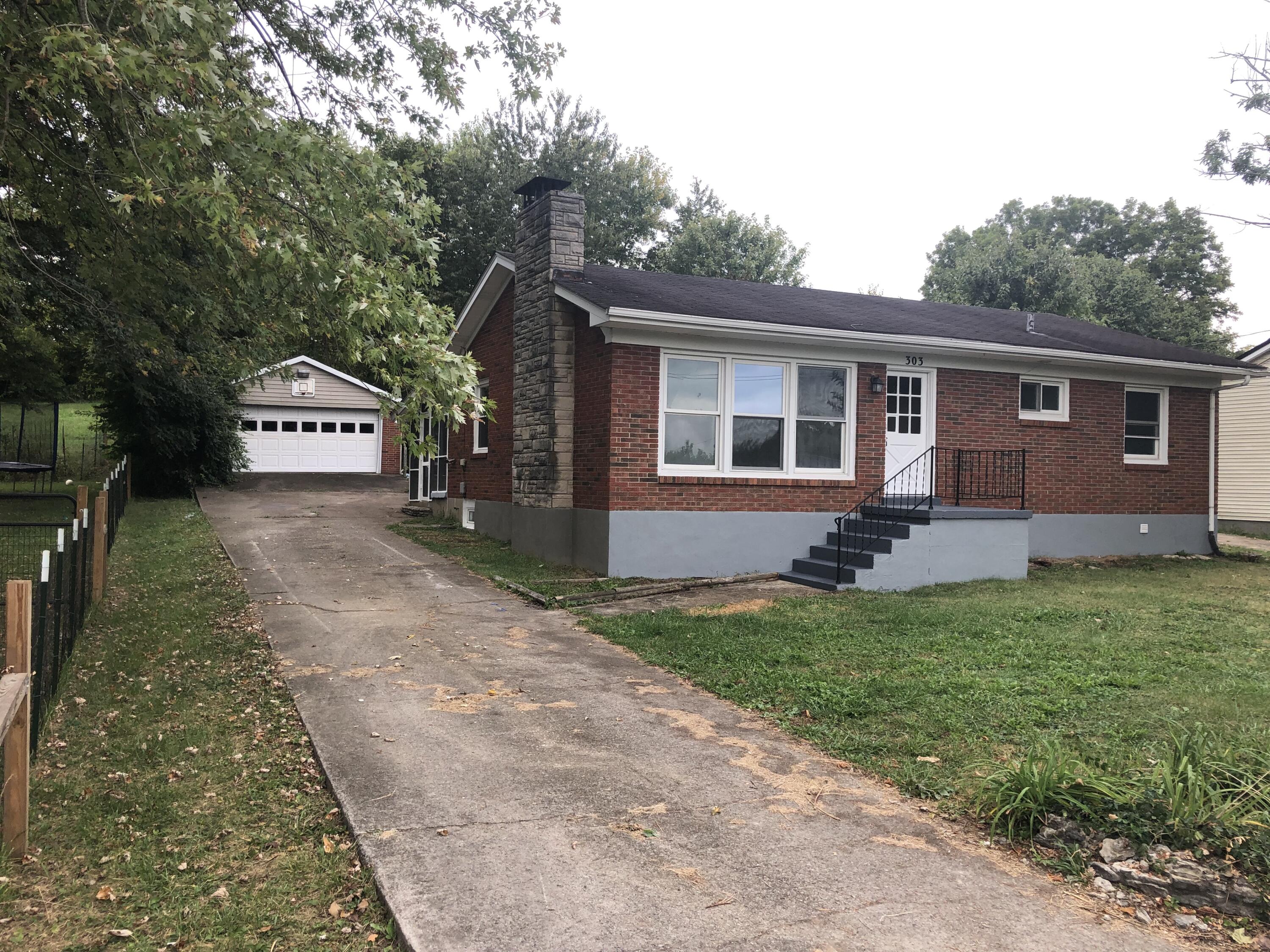 303 Hummingbird Road Winchester, KY 40391 - Photo 1 of 12 IMG_4157