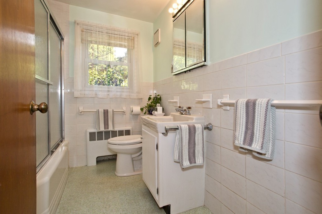 28 Merrow Road Lynnfield, MA 01940 - Photo 11 of 26 Gallery Image 11