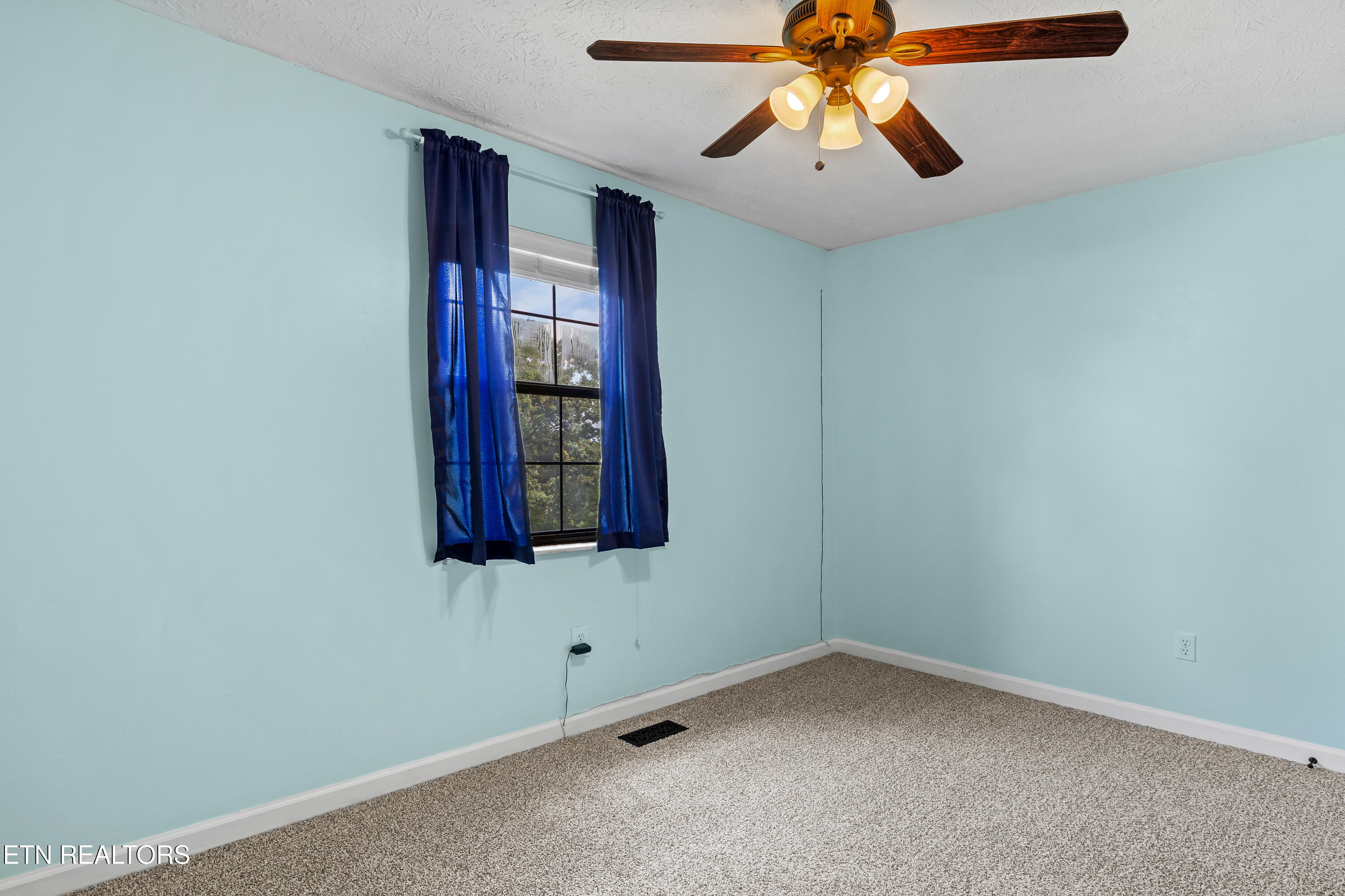 2423 Chimney Ridge Road Knoxville, TN 37923 - Photo 23 of 37 Bedroom 2