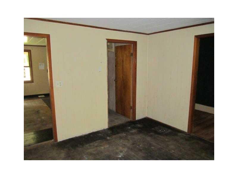 1506 Ridge Road Templeton, PA 16259 - Photo 10 of 21 Family Room.