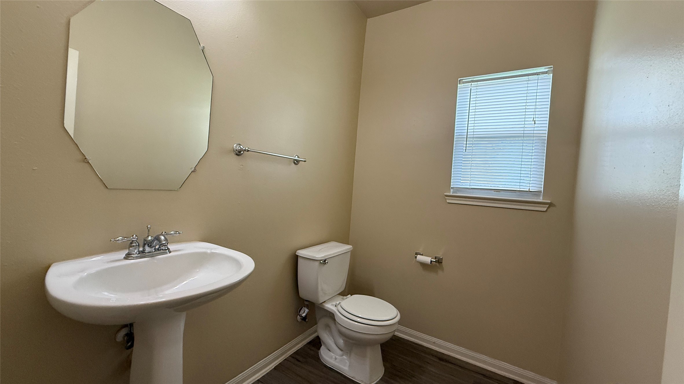 5127 Prosperity Circle Houston, TX 77018 - Photo 9 of 27