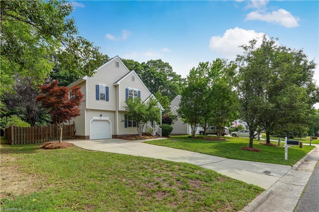 4025 Queens Grant Road Jamestown, NC 27282 - Photo 2 of 30