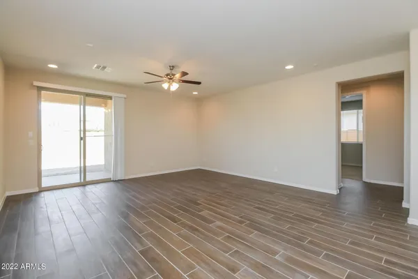 $1,930 | 1604 Flintlock Drive, San Tan Valley, AZ 85144