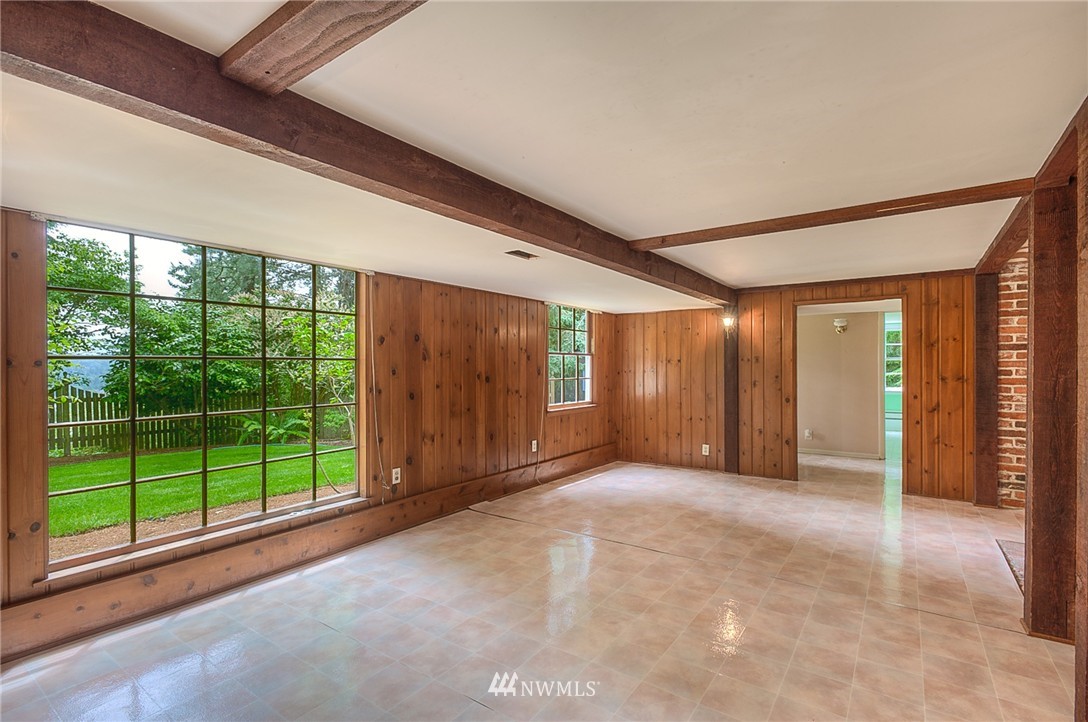 1909 Southwest Hillcrest Road Burien, WA 98166 - Photo 3 of 24 Gallery Image 3