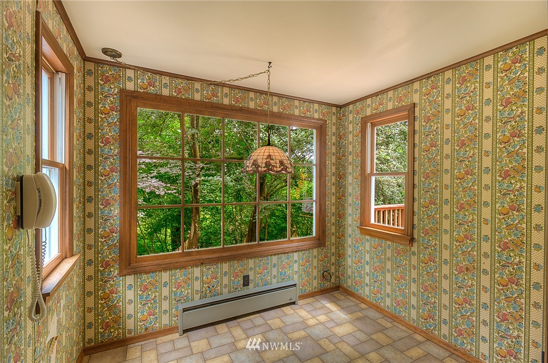 1909 Southwest Hillcrest Road Burien, WA 98166 - Photo 8 of 24 Gallery Image 8