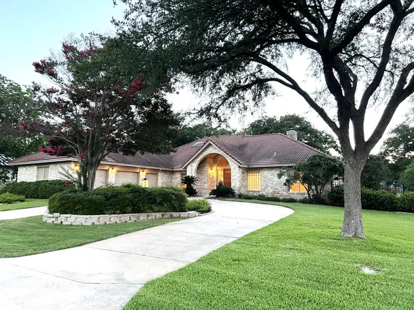 $1,000,000 | 312 Big Spur South, Horseshoe Bay, TX 78657