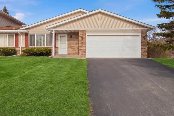 $309,000 | 496 Glacier Pass, Slinger, WI 53086