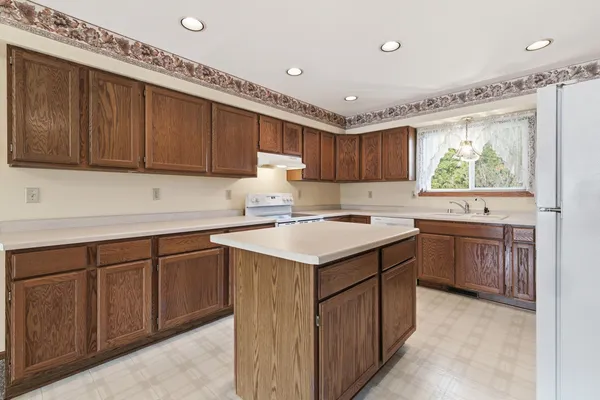 $309,000 | 496 Glacier Pass, Slinger, WI 53086