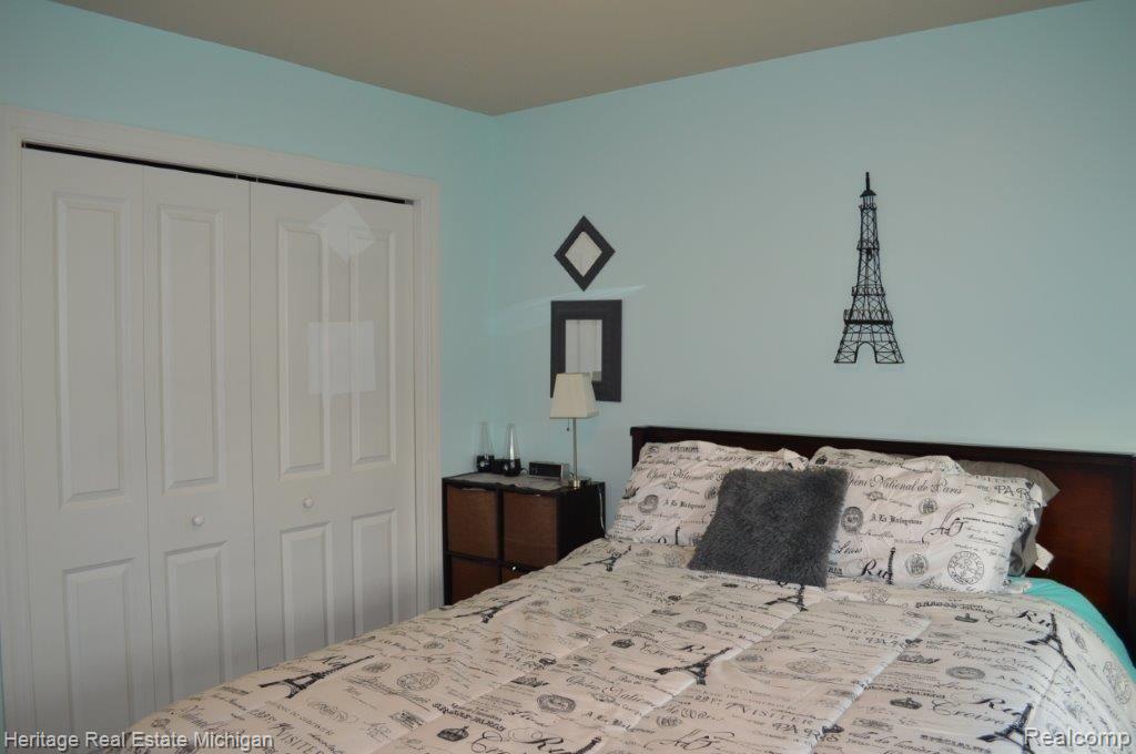 198 Slider Avenue Howell, MI 48843 - Photo 30 of 41 Bedroom #3 - huge closet!